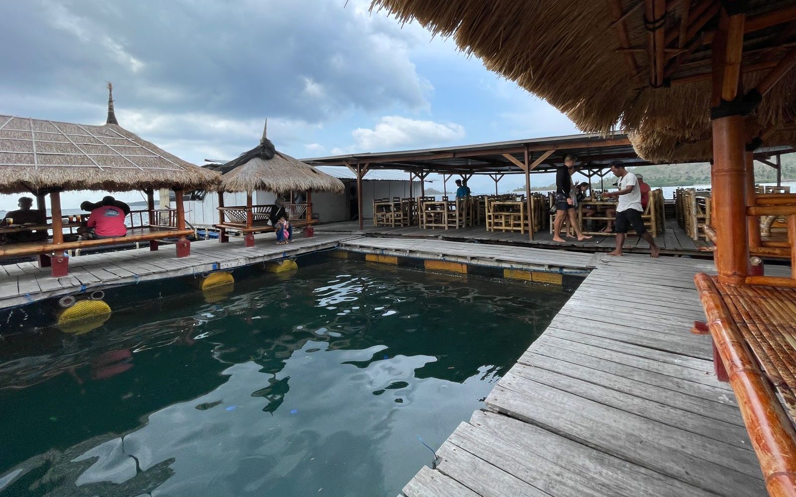 Bluefin Seafood Lombok - Restoran Terapung di Lombok